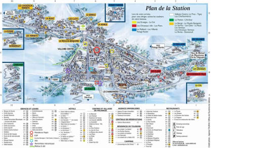 Plan des pistes de Valloire avec localisation de l'hôtel Couleurs Montagne, remontées mécaniques, pistes et commodités dans les Alpes françaises