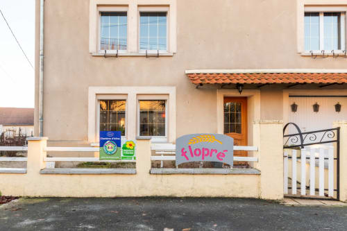 Exterior facade, Flopré, chambre d'hôte, gîte de France, Flocourt.