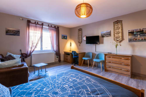 Lit double chambre Cèdre, Flopré, chambre d'hôte, gîte de France, Flocourt.