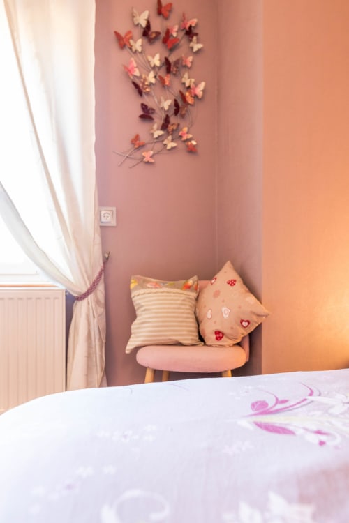 Decoration of the lily room, Flopré, bed and breakfast, gîte de France, Flocourt.
