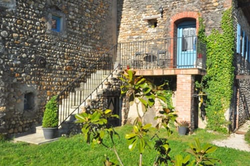 entrée privative-petite terrasse-chambre d'hôte