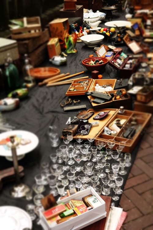 Foire aux antiquités et à la brocante de Barjac dans le Gard
