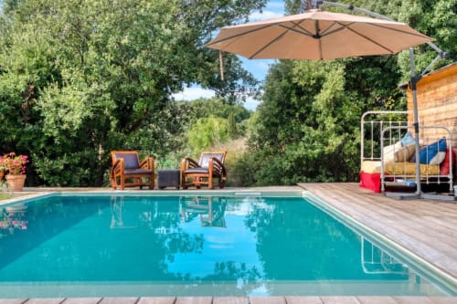 Gîte soyez, location de vacances avec piscine, Velieux.