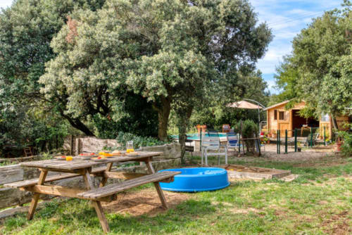 Location maison ecolodge avec grand jardin et piscine, Ecolodge joy, au petit paradis, séjour haute-languedoc, Velieux.