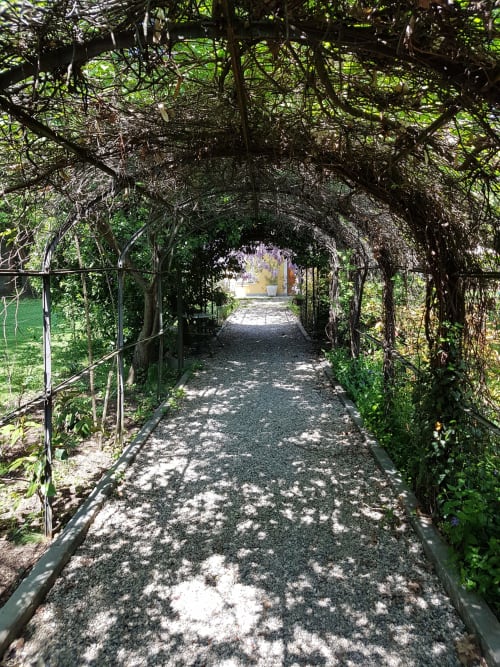 Villa Mirano B&B | Rooms in Piossasco, on the outskirts of Turin. It offers swimming pool, garden, free Wifi, flat screen TV, pets allowed, continental breakfast, free indoor parking, children's area. Nearby: ZOOM Biopark, Susa Valley, ski slopes, cycling, motorbike tourism.