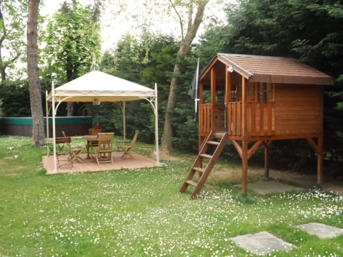 Villa Mirano B&B | Rooms in Piossasco, on the outskirts of Turin. It offers swimming pool, garden, free Wifi, flat screen TV, pets allowed, continental breakfast, free indoor parking, children's area. Nearby: ZOOM Biopark, Susa Valley, ski slopes, cycling, motorbike tourism.