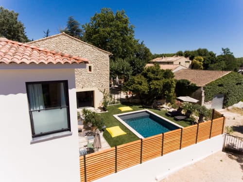 Bed and breakfast maison florence ivakno in coudoux near Aix-en-provence 4-star tourist accommodation romantic suite with jacuzzi and swimming pool holiday home for 15 people charming cottage for 4 charming cottage