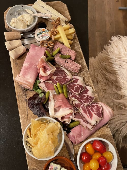 Bed and breakfast maison florence ivakno in coudoux near Aix-en-provence 4-star tourist accommodation romantic suite with jacuzzi and swimming pool holiday home for 15 people charming cottage for 4 charming cottage