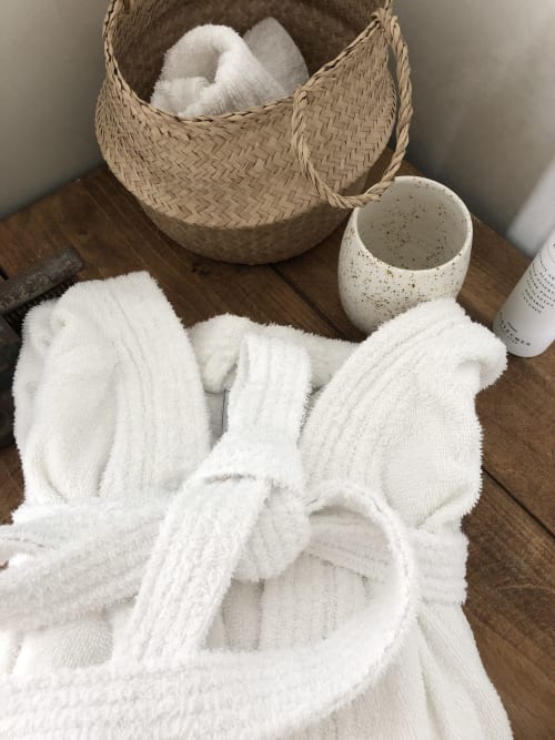 Bed and breakfast maison florence ivakno in coudoux near Aix-en-provence 4-star tourist accommodation romantic suite with jacuzzi and swimming pool holiday home for 15 people charming cottage for 4 charming cottage