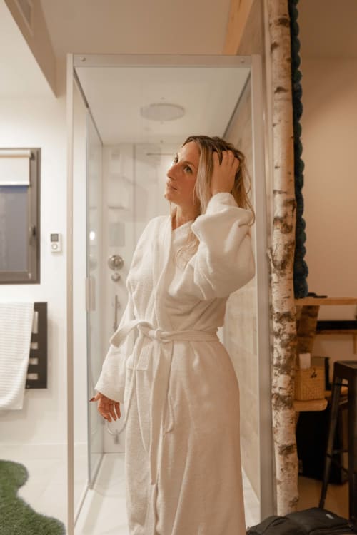 Bed and breakfast maison florence ivakno in coudoux near Aix-en-provence 4-star tourist accommodation romantic suite with jacuzzi and swimming pool holiday home for 15 people charming cottage for 4 charming cottage