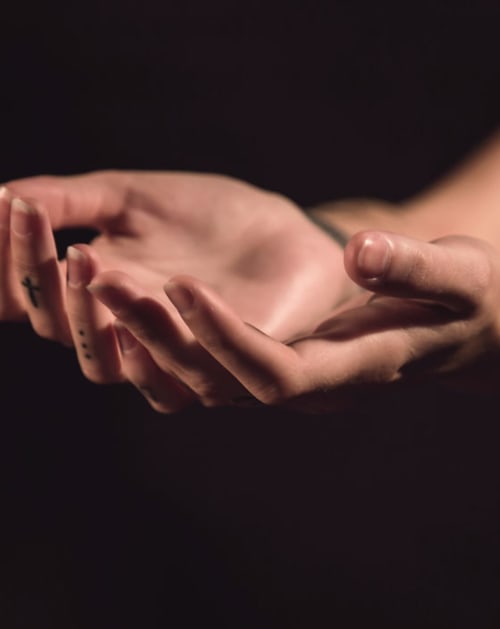 Reiki massage from Florence in your Bed and breakfast house florence ivakno in coudoux near Aix-en-provence 4-star tourist accommodation romantic suite with jacuzzi and swimming pool holiday home for 15 people charming cottage for 4 charming cottage