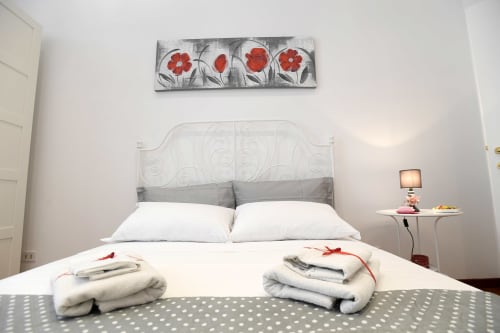 Big House Colosseum | Roma Casa Tua Alloggi Roma, Italia, Colosseo, zona, quartiere, 6 persone, sei persone, letto matrimoniale, divano letto, letto singolo camera doppia, bagno privato, doccia, asciugacapelli, TV, wifi, aria condizionata, Foro Romano, Fori Imperiali, Altare della Patria, salone, cucina 