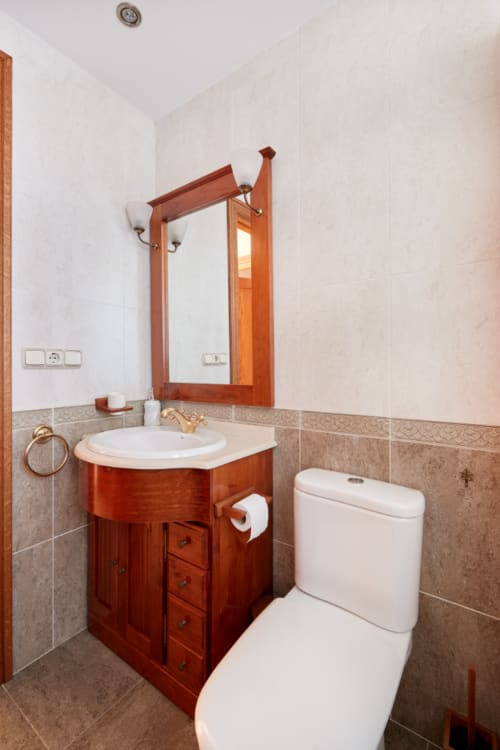 Baño amplio, Casa Rural Gure Lur, casa rural con porche y barbacoa, Sunbilla, Navarra