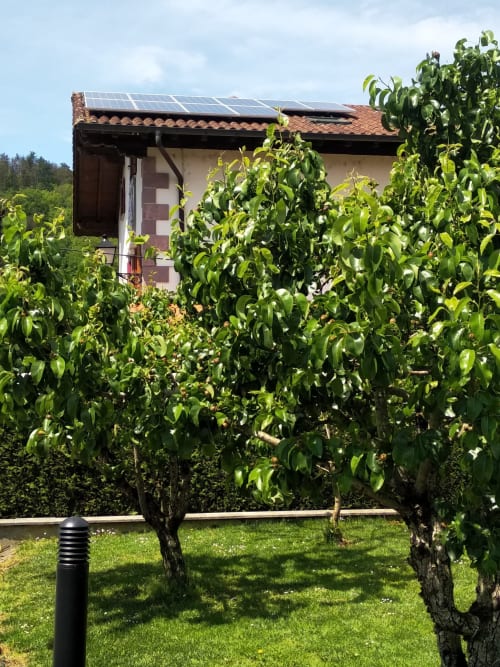 Exteriores, jardín, Casa Rural Gure Lur, casa rural con porche y barbacoa, Sunbilla, Navarra