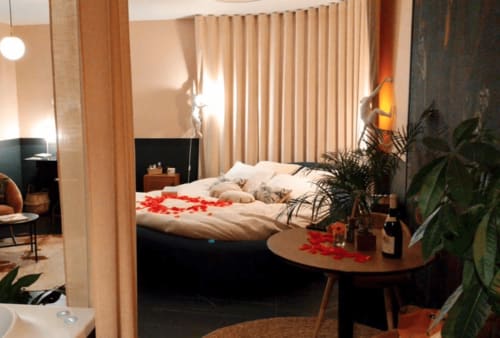 Chambre d'hôtes maison florence ivakno à coudoux proche Aix-en-provence meublé de tourisme 4 étoiles suite romantique avec jacuzzi et piscine maison de vacances pour 15 personnes gîte de charme pour 4 gîte de charme