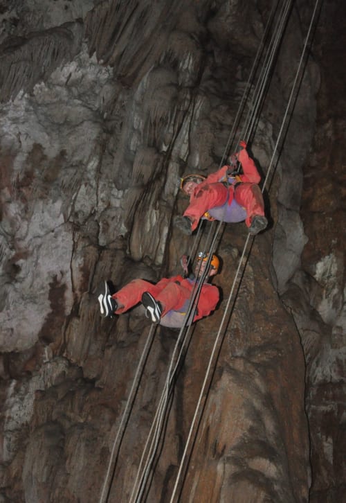 descente en rappel-grotte de la Salamandre-sud de la France