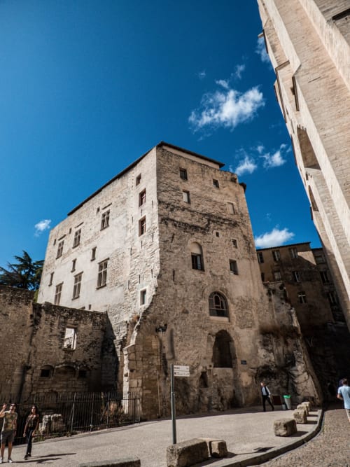 Home and appartment rentals in Avignon - Maiso coté square city center - book a room South of France