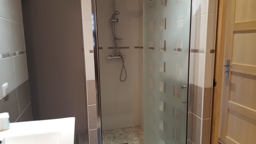 Salle de bain, douche, gîte, réservation Fredgîte, sauna, spa en Lorraine. 