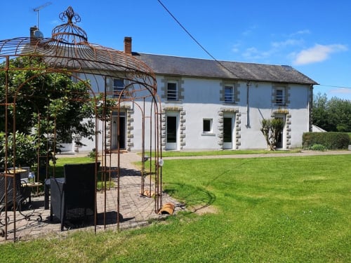 Maison d'hôtes Mauléon proche Puy du Fou - 2 à 7 personnes - grand jardin - Les Mésanges