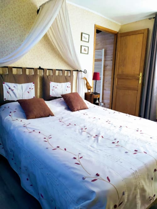 Chambre lit double St Wandrille Rançon proche Rouen - salle de bain privée - Duck House 