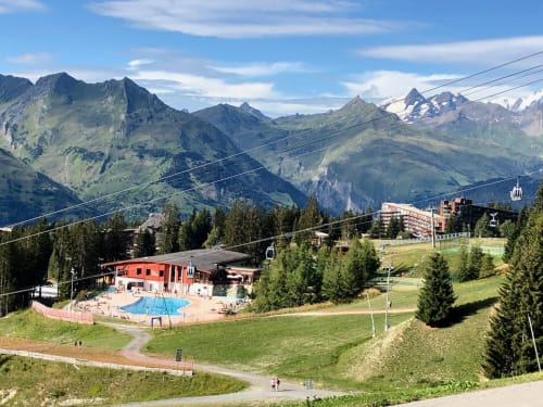 Cosyarc B&B IN ARC 1800-Bourg-Saint-Maurice with alpine views, outdoor pool, and mountainous Savoie landscape