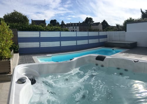 Spa et piscine extérieure, piscine chauffée, villa et logement groix, ile et villas groix. 