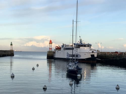 Port, base nautique, ile et villas Groix, séjours bretagne, vacances.