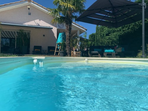 Bed & Breakfast Les Tignoliers - Chambres d'hôtes avec piscine chauffée - Lyon St Exupéry