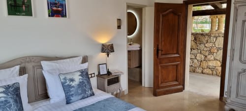 Ruhiges Zimmer mit raffiniertem Komfort und authentischem Glück im Herzen des Hinterlands von Grasse im Loup Castel