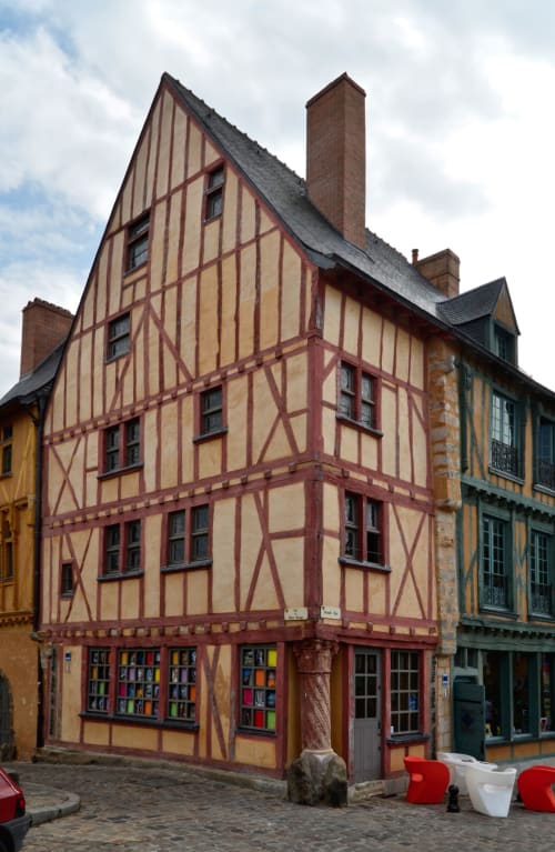 La maison du Pilier Rouge Cité Plantagenêt - centre-ville du mans - Demeure Jousset des Berries