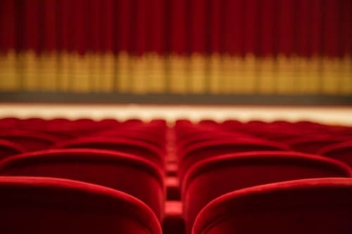 Activité, le puy en velay, le 43, sauna privatif, théâtre.
