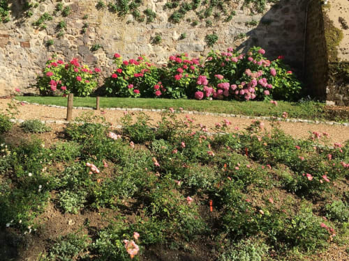 Private and secure parking access path – Demeure Jousset des Berries – Le Mans