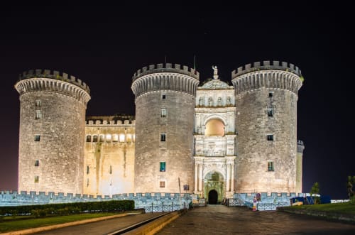 Napoli, centro storico, camere moderne, accoglienza, famiglie, coppie, soggiorno, relax, pulizia, comfort, arredamento curato, aria condizionata, wifi gratuito, colazione in camera, struttura centrale, balcone privato, vista città, posizione strategica, vicinanza metro, vicinanza stazione, università, studenti, city break, breve soggiorno, week-end a Napoli, self check-in, late check-out, early check-in, soggiorno romantico, silenzioso, struttura sicura, bagno privato, lenzuola incluse, camere luminose, atmosfera familiare, ospitalità, arredamento moderno, camere eleganti, prenotazione diretta, senza commissioni, miglior prezzo, soggiorno flessibile, parcheggio vicino, zero stress, quartiere tranquillo, vicinanza attrazioni, città autentica, soggiorno comodo, ottima posizione, design minimal, check-in digitale, customer care, guest friendly, soggiorno urbano, mini vacanza, pulizia giornaliera, host disponibili, stile napoletano, ospitalità vera, ambiente ordinato, relax in città, perfetto per famiglie, perfetto per coppie, ristoranti a due passi, camere spaziose, piccolo hotel, city stay, urban comfort