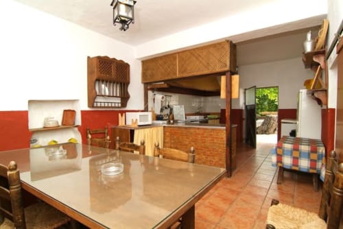 Salón comedor amplio, Bodega Pequeña, piscina privada, ideal familias y amigos, Cortijo La Bodega, Benaoján, Málaga, Andalucía