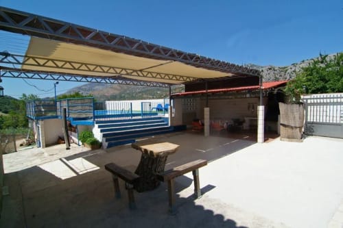 Porche con barbacoa, Bodega Pequeña, piscina privada, ideal familias y amigos, Cortijo La Bodega, Benaoján, Málaga, Andalucía