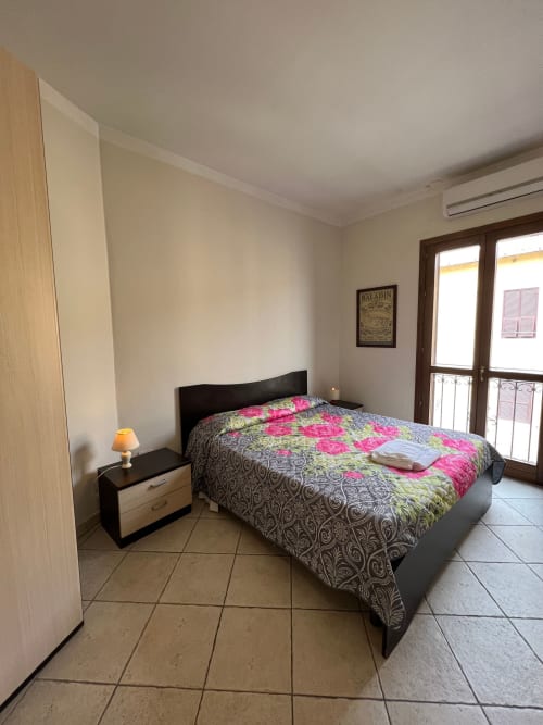 Junior Suite | B&B 2000 Sassari, Sardegna, camere, matrimoniale, quadrupla, alloggi, appartamenti, suite, bagno privato, doccia, TV, wifi, terminal autobus, università, ospedale, spiaggia, mare, isola