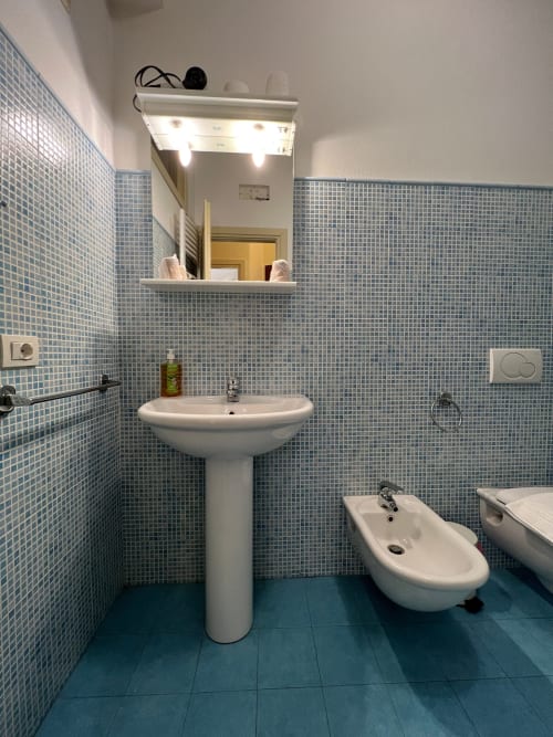Junior Suite | B&B 2000 Sassari, Sardegna, camere, matrimoniale, quadrupla, alloggi, appartamenti, suite, bagno privato, doccia, TV, wifi, terminal autobus, università, ospedale, spiaggia, mare, isola