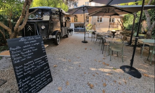 Food Truck à Bédoin - Table d'hôtes Le Clos Marceau - Salades & assiettes de frites 