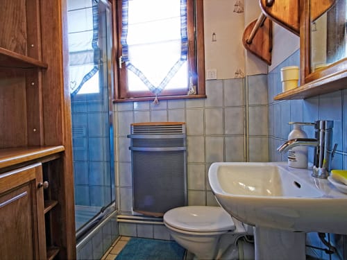 salle d'eau avec douche