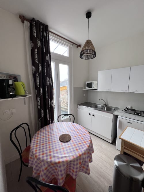 Cuisine équipée Appartement cure Bourbonne