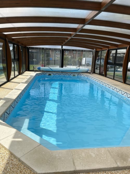 Photo de la piscine couverte et chauffée du 1er Avril au 30 Septembre