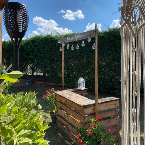 Bed & Breakfast Les Tignoliers - Chambres d'hôtes avec bar en bordure de piscine - Lyon-Saint Exupéry