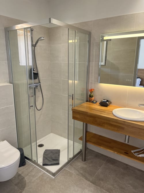 Salle de bain - Chambre Avatar - Domaine MAXXIM - Clermont L'Hérault