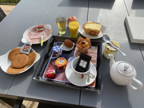Suite Yoda et Vador - Domaine MAXXIM - Clermont L'Hérault - petit déjeuner