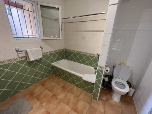 salle de bain - baignoire - Suite Yoda et Vador - Domaine MAXXIM - Clermont L'Hérault