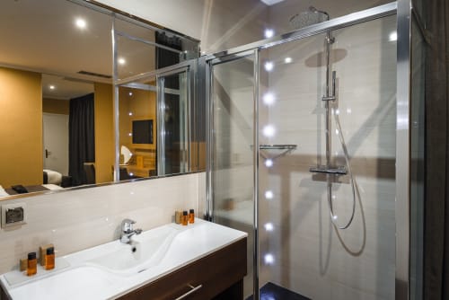 Chambre avec salle de bain privée longue durée Clichy - Nestin Hotel Coliving & Spa