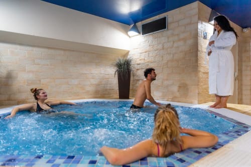 Logement colocation meublé Clichy avec jacuzzi - Nestin Hotel Coliving Spa