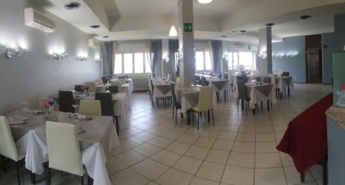 Hotel Ristorante La Sorgente, Lago di Como, Plesio, camere vista lago, camere con colazione, camere con wifi, camere con bagno privato, hotel pet friendly, hotel sul lago di Como, hotel a Plesio, hotel tra i monti, hotel con parcheggio