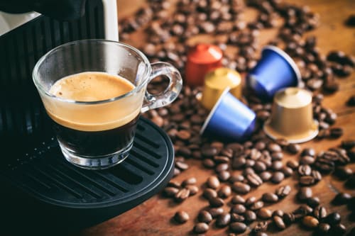 Loup Castel: Nespresso-Kaffeegenuss in der Privatsphäre Ihres Zimmers. Diskreter Luxus und Ruhe in der Provence.