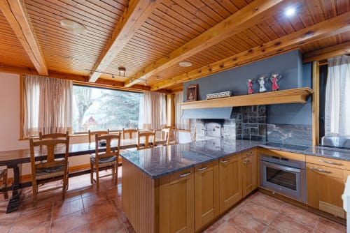 comedor, cocina americana, vistas al jardín